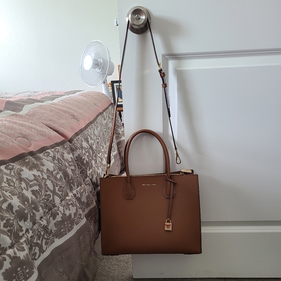 Michael Kors Mercer Tote - Picture 2 of 8